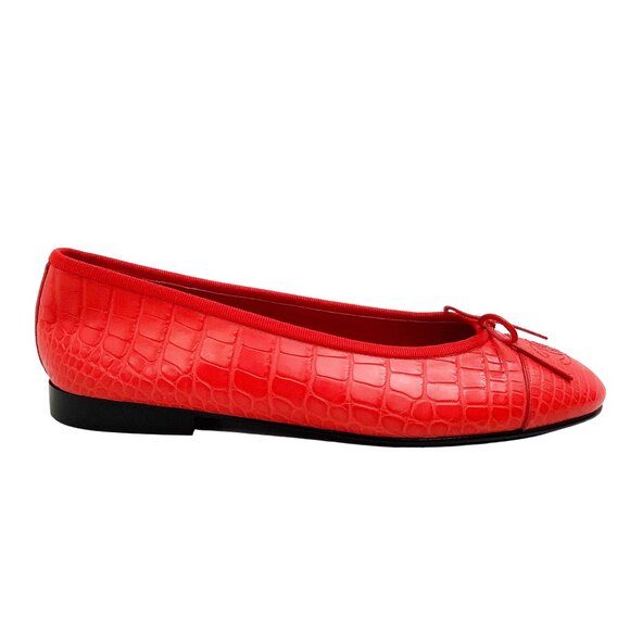 Chanel Coral Crocodile Leather Ballet Flats - Picture 2 of 6
